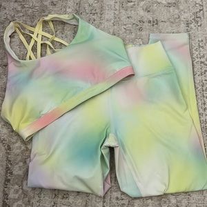 Women’s Fabletics powerhold leggings and sports bra sz. M